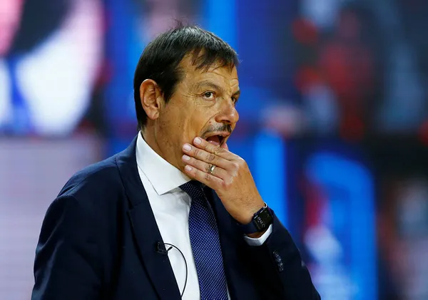 Anadolu Efes Euroleague şampiyonu oldu! Helal olsun çocuklar!