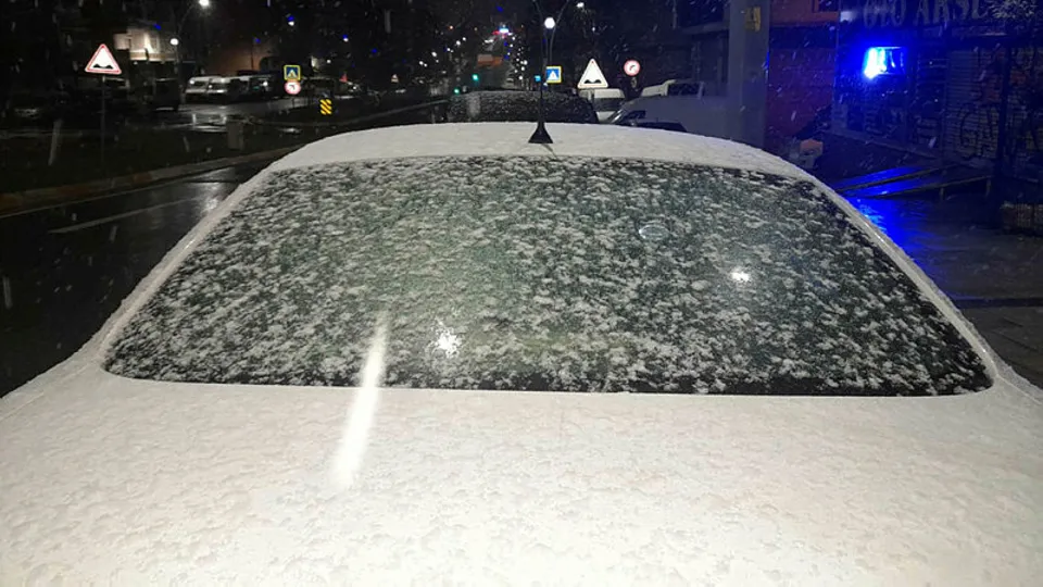 Son dakika | İstanbul'da kar gece boyunca sürdü! Megakent beyaz örtüye büründü