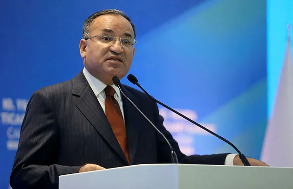 Son dakika: Adalet Bakanı Bekir Bozdağ’dan başörtüsü teklifi açıklaması: Muhalefet katkı vermeyeceğini söyledi