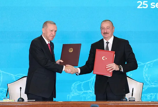 Başkan Erdoğan ile Azerbaycan Cumhurbaşkanı İlham Aliyev Iğdır-Nahçıvan doğal gaz boru hattının temelini attı