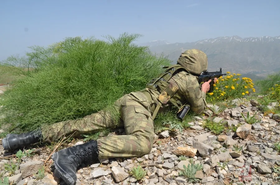 Teröristlerin korkulu rüyası hudut kartallarından Pençe harekatına tam destek 6