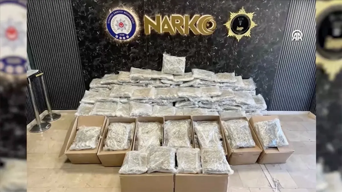 İstanbul'da uyuşturucu operasyonları: 22 kilo uyuşturucu ele geçirildi, 10 gözaltı