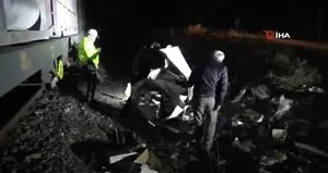 Kamyonet ikiye bölündü! Manisa’da feci kaza