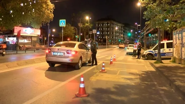 1629153703605.jpg İstanbul'da gece yarısı sıkı denetim: Çok sayıda kişiye ceza kesildi - 1