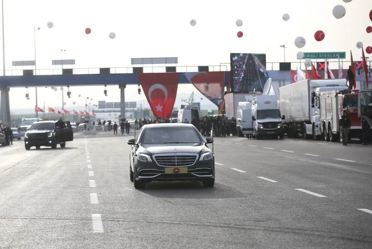 Başkan Erdoğan kurdeleyi kesip otomobille yolu test etti! Kuzey Marmara Otoyolu Kınalı-Odayeri Kesimi açıldı...