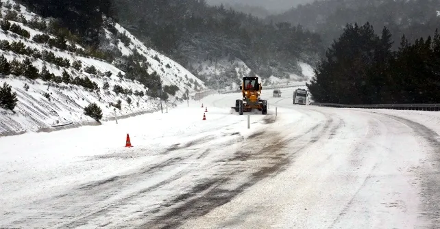 Son dakika: Antalya-Denizli kara yolu trafiğe kapandı! - 2