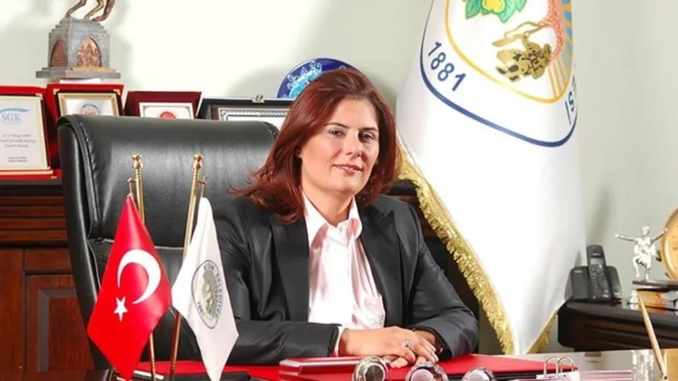 CHP'li Aydın Büyükşehir Belediyesi'ndeki yolsuzluk iddiasının belgeleri ortaya çıktı! Özlem Çerçioğlu'ndan 100 bin liralık şirkete 450 milyonluk ihale