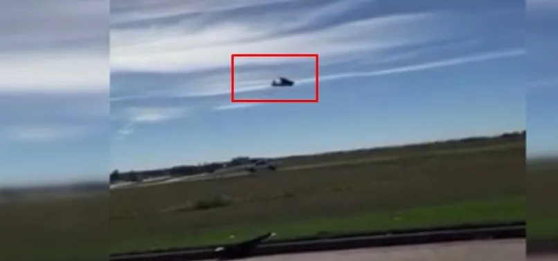 ABD'de iki uçak havada böyle çarpıştı! O anlar kamerada