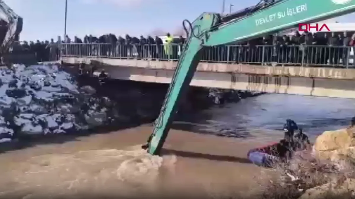 Şanlıurfa'da araç kanala düştü! Baba ve 3 çocuğu kayıp