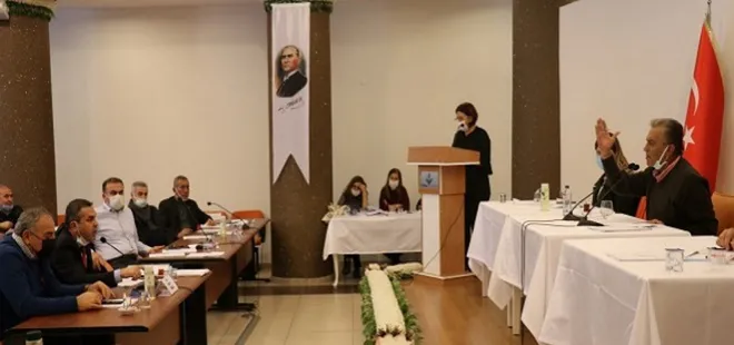 Ağzı bozuk CHP’li başkan belediye Meclis’ini karıştırdı! İP’liler toplantıyı terk etti