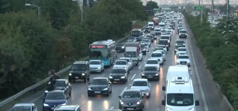 Deprem trafiği havadan görüntülendi