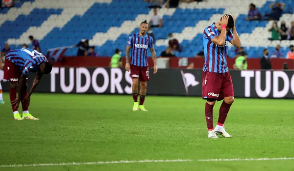 trabzonspor-1-roma-2-mac-sonucu-firtina-salladi-ama-yikamadi-1629400568767.jpg Trabzonspor: 1 - Roma: 2 MAÇ SONUCU | Fırtına salladı ama yıkamadı - 2