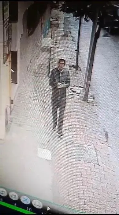 1736939593384.jpeg Bağcılar'da 12 yaşındaki çocuğu taşla öldüren zanlı (DHA)