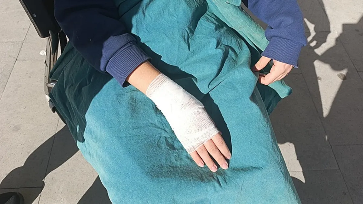 Burdur'da başıboş köpek dehşeti! Ortaokul öğrencisi kıza saldırdı