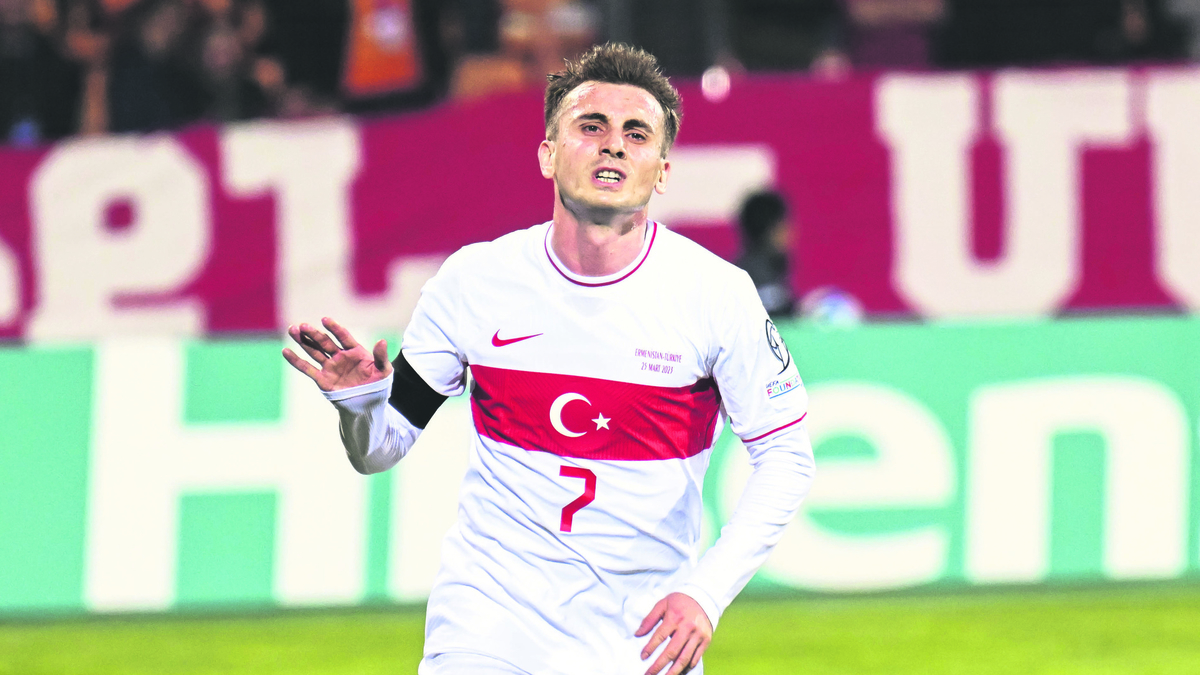 Kerem Aktürkoğlu milli takım antrenmanında sakatlandı