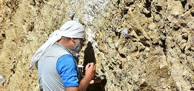 Deprem uzmanları, İzmir’i etkileyen fayı inceledi