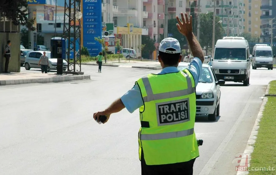 1 Mayıs trafiğe kapalı ve açık yollar listesi 2024 | Taksim ve İstiklal Meydanı trafiğe kapandı mı? İşte çarşamba günü alternatif yollar... 1