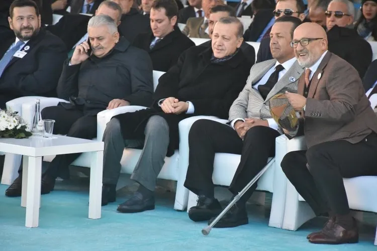 Başbakan Binali Yıldırım'a tören esnasında önemli telefon - 1