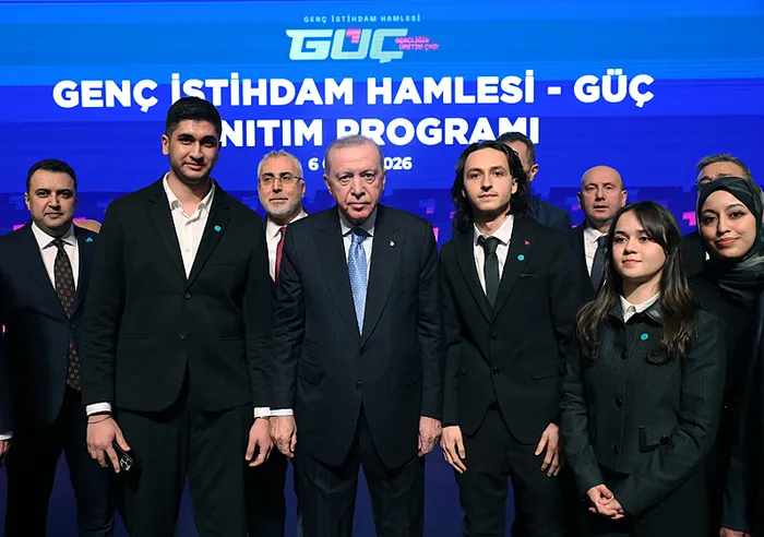 Başkan Erdoğan’dan gençlere peş peşe müjdeler: Her öğrenciye bir danışman atanacak