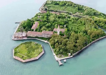 İtalya’daki “ölüm adası” Poveglia