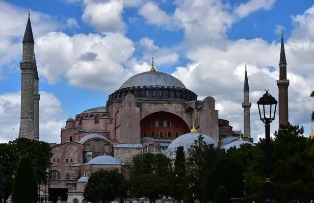 Necip Fazıl Kısakürek Ayasofya şiiri, sözleri! Ayasofya cami ibadete açıldı mı?