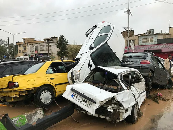 İran'da sel felaketi: Çok sayıda ölü ve yaralı var - 1