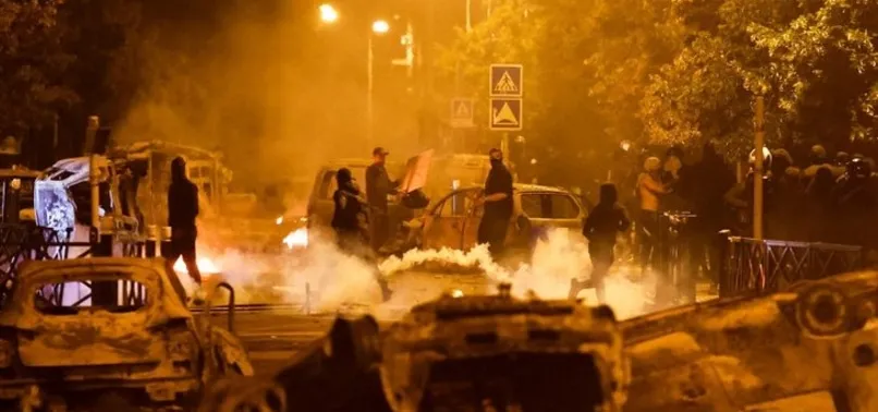 Yangın yerine dönen Fransa gerçeği! A Haber'de çarpıcı sözler: Ektiğini biçiyor