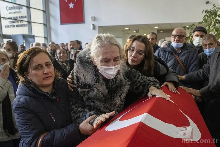 Özge Ulusoy acısını paylaştı: Perişan durumdayız