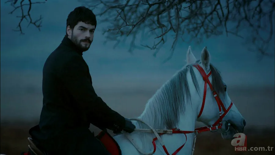 Hercai dizisinin Miran Aslanbey'i Akın Akınözü annesiyle fotoğraf paylaştı! 1