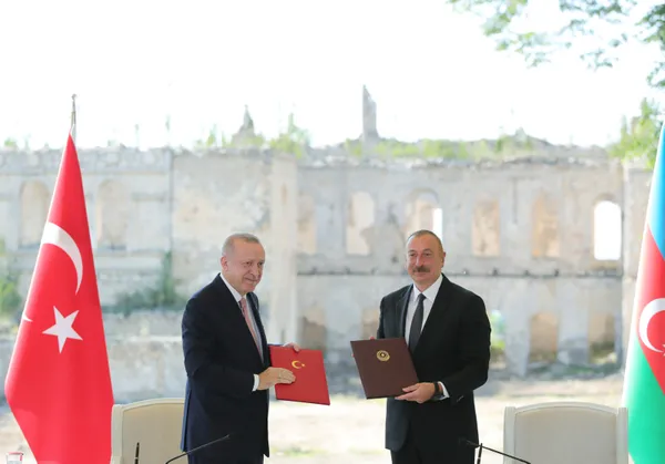 son-dakika-susa-beyannamesi-imzalandi-baskan-erdogan-ve-aliyevden-onemli-aciklamalar-1623765510027.jpg Son dakika: Şuşa Beyannamesi imzalandı! Başkan Erdoğan ve Aliyev'den önemli açıklamalar - 1
