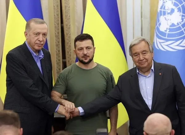 fransiz-vekil-erdogan-ile-macronun-son-bir-ayini-kiyasladi-biri-dunya-siyasetine-yon-veriyor-digeri-tatilde-1661364878136.jpg Fransız vekil Erdoğan ile Macron'un son bir ayını kıyasladı: Biri dünya siyasetine yön veriyor diğeri tatilde - 2