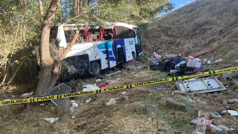 Yozgat'ta katliam gibi kaza! Yolcu otobüsü şarampole uçtu: 12 ölü, 19 yaralı | Kimlikleri belli oldu 21