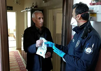 Yaşlıların ihtiyaçları bir telefonla karşılanıyor!