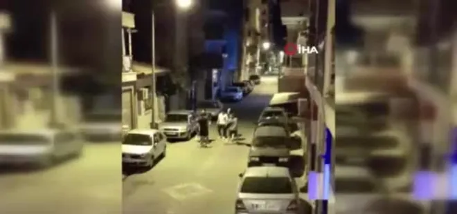 Gençler tekme yumruk birbirine girdi