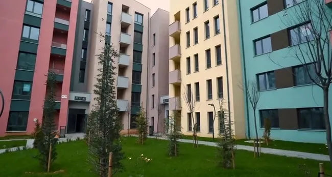 İstanbul’da evleri teslim edilen hak sahipleri sevinçlerini paylaştı