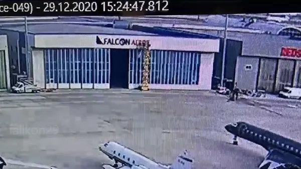 Kara para aklama soruşturmasında dikkat çeken görüntüler | SBK tabelası sökülüyor! FALCON tabelası takılıyor...