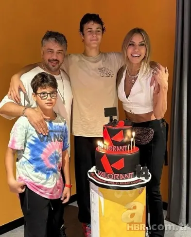 2 çocuk annesi Çağla Şıkel Bali'de maymun besledi! O anlar viral oldu 4