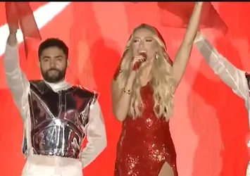 İBB'den Hadise'ye 6 milyon TL'lik konser! Tepki yağdı: Zehir zıkkım olsun