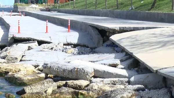 Beylikdüzü'nde vatandaşları korkutan olay! Gürpınar Sahili yürüyüş yolu çöktü - 3