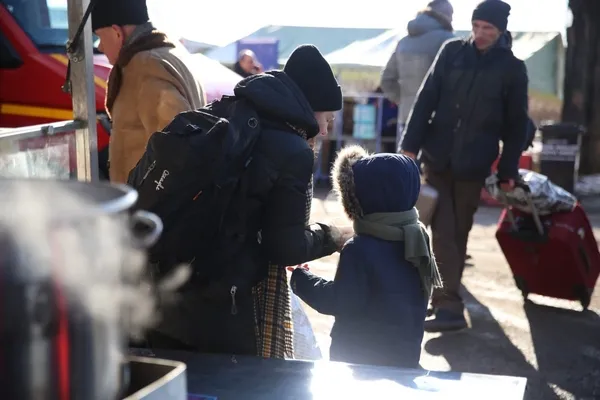 Türkiye yardıma muhtaç Ukrayna halkının yanında! Yardım TIR'ları bölgede - 4