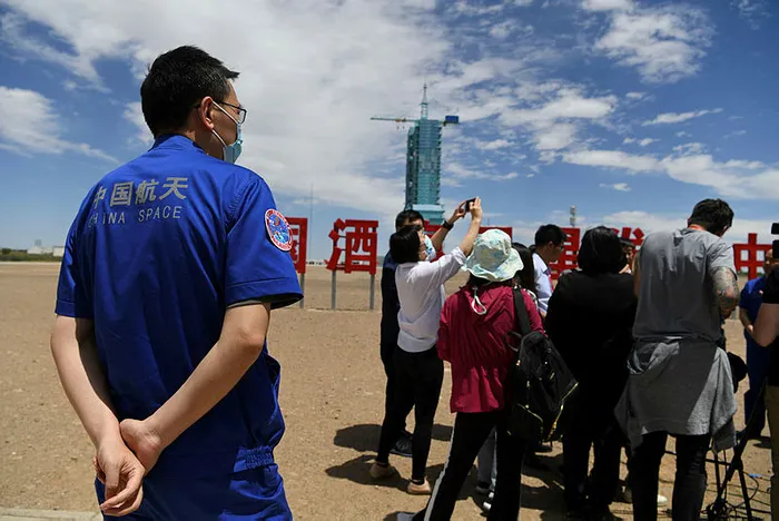 Son dakika: Çin insanlı uzay aracı Shenzhou-12’yi fırlatıyor | Bir önceki rokette İstanbul da risk altındaydı