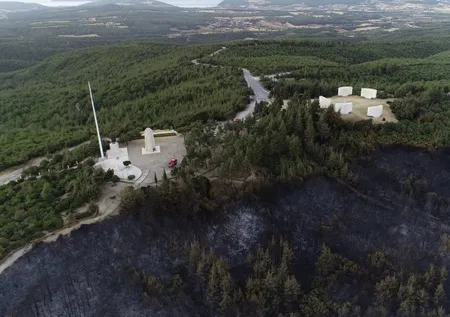 Çanakkale'de orman yangını! Zarar gören alanlar havadan görüntülendi | Ciğerlerimiz yandı