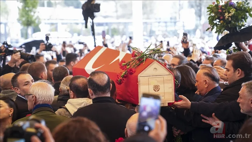 Volkan Konak'ın 34 yıllık eşi Selma Konak ilk kez anlattı! Acı haberi kızından öğrenmiş! 9