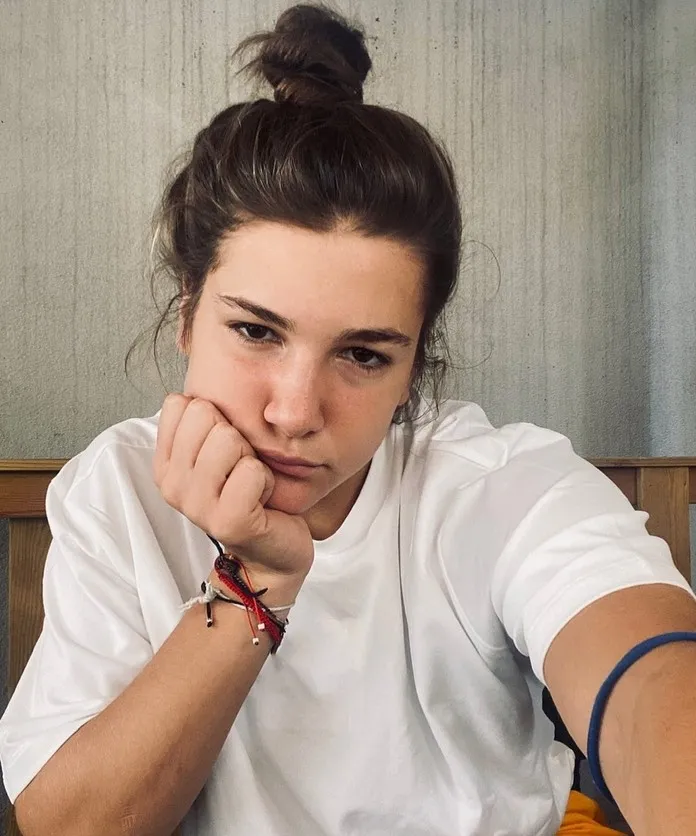 fenomenlere-uyusturucu-operasyonu-hasan-can-kaya-reynmen-emirhan-cakal-gozaltinda-detaylar-a-haberde-1769851709180.jpg Nisa Bölükbaşı