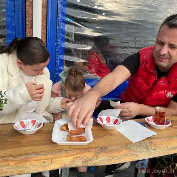 Merve Özbey’in paylaşımına yorum yağdı! Ünlü şarkıcı Merve Özbey oğlu Emir'in yüzünü ilk defa gösterdi! Emir bebek bakın kime benziyor? 4