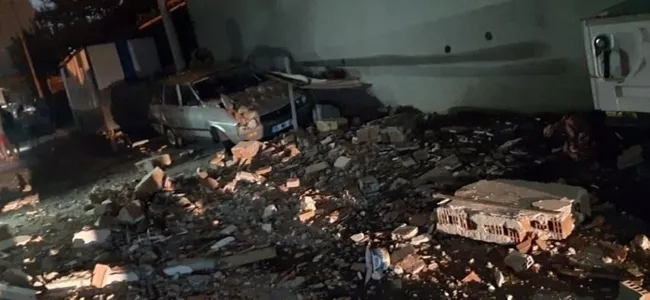 İzmir’de tüp bomba gibi patladı! Ortalık savaş alanına döndü - 1