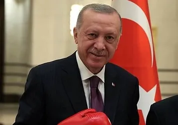 Milli sporculardan Başkan Erdoğan'a hediye