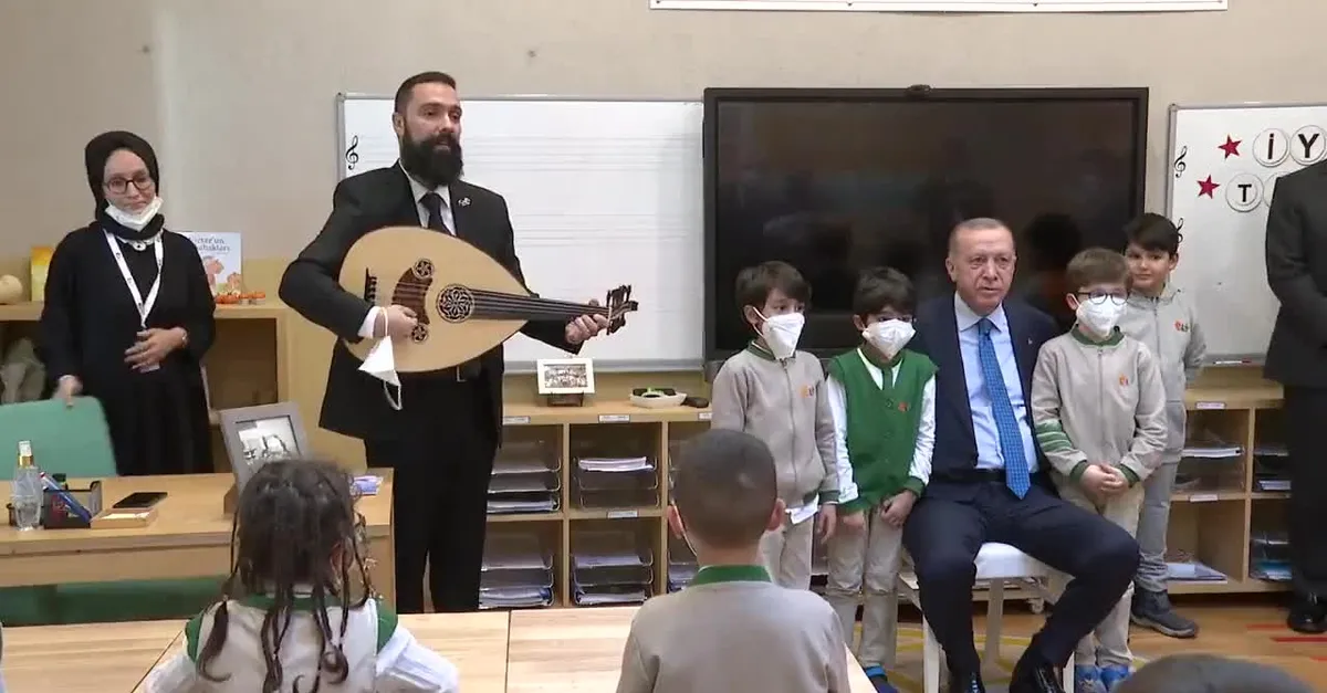 Başkan Erdoğan Palet Türk Müziği İlkokulu'nun açılışını yaptı: Çocuklarla tek tek ilgilendi şarkı söyledi