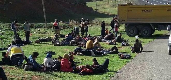 Erzurum’da kaçakları taşıyan kamyon devrildi: 1 ölü, 30 yaralı