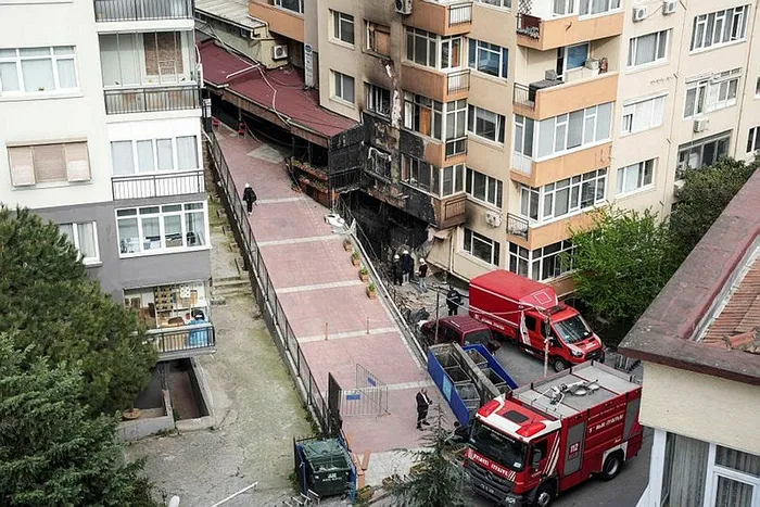 besiktasta-29-kisinin-hayatini-kaybettigi-yangin-valilik-13-kamu-gorevlisi-hakkinda-sorusturma-izni-verdi-1715862262010.jpg Gece kulübündeki yangın faciasında yeni gelişme! 13 kamu görevlisi hakkında soruşturma izni verildi - 1